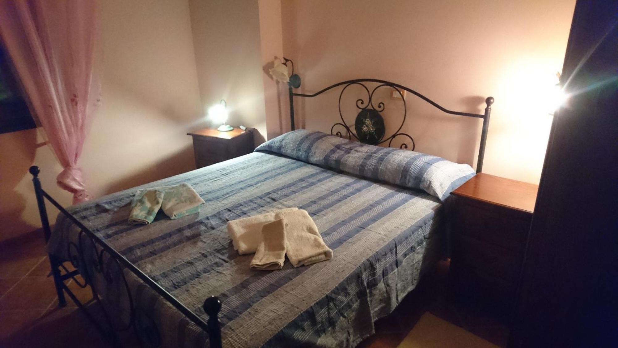 B&B Mony E Nico Riola Sardo Rom bilde